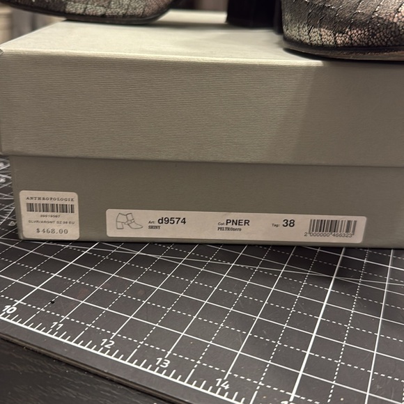 Paola d’Arcano shiny dark silver ankle bootie with buckle sz 38 - Picture 4 of 8